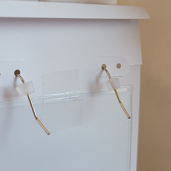 Rare Neon Yellow Kendra Scott Sky Earrings in gold - Picture 16 of 16